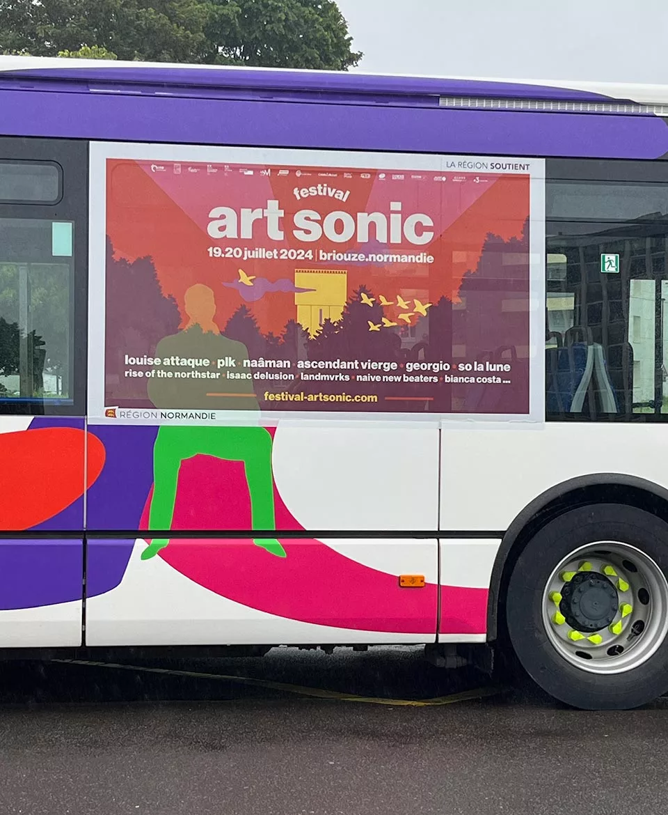 Image publicité courte conservation : Photo Affichage latéral de bus, flanc de bus - Art Sonic Festival - Alençon (61) - Rue Media