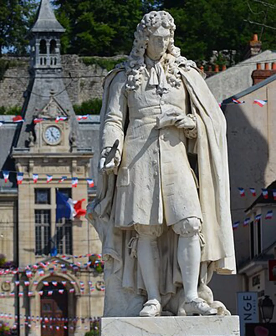 Statue_Jean_de_La_Fontaine