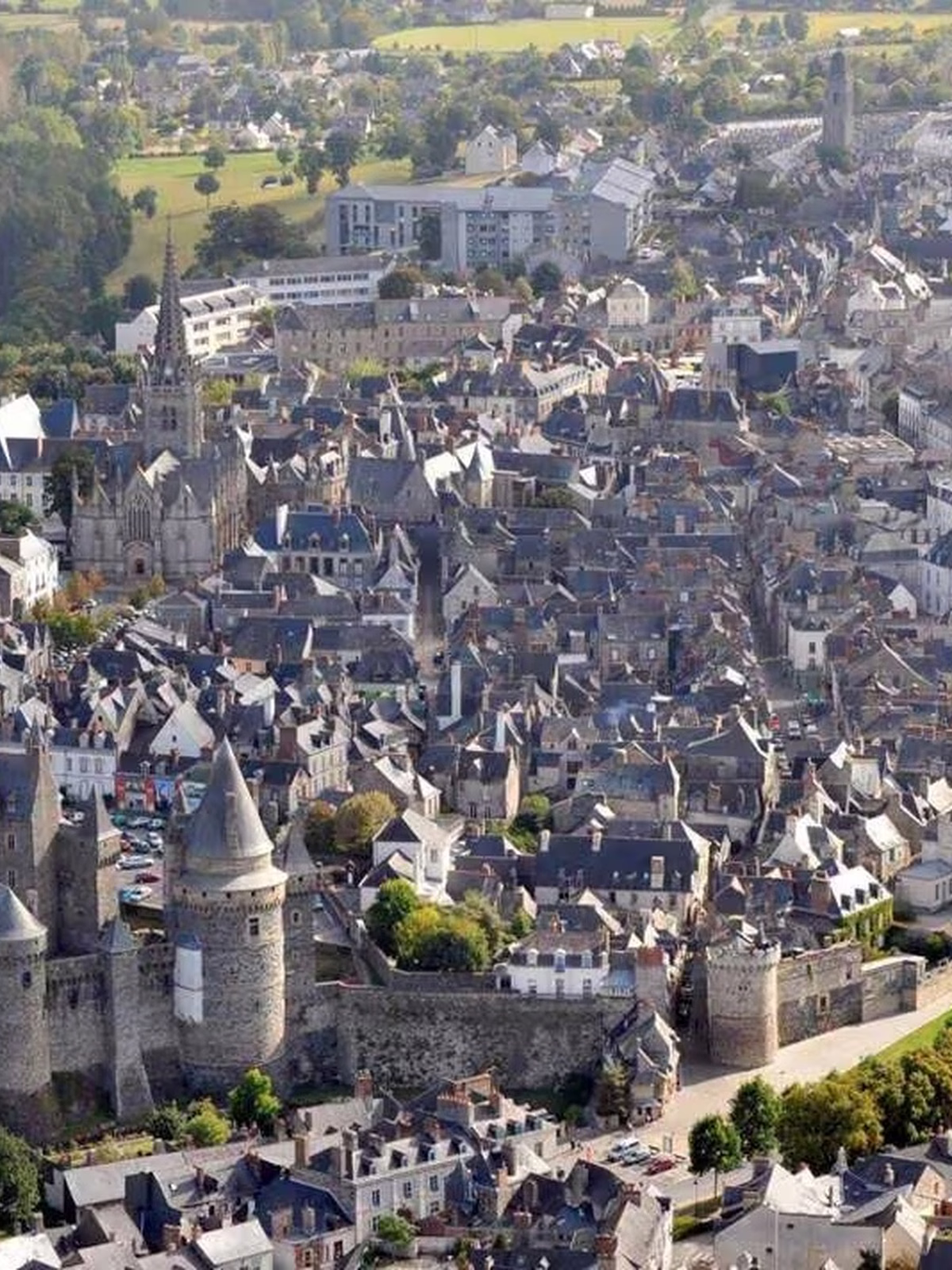 Rue Media commercialise l'affichage sur bus à Vitré en Bretagne